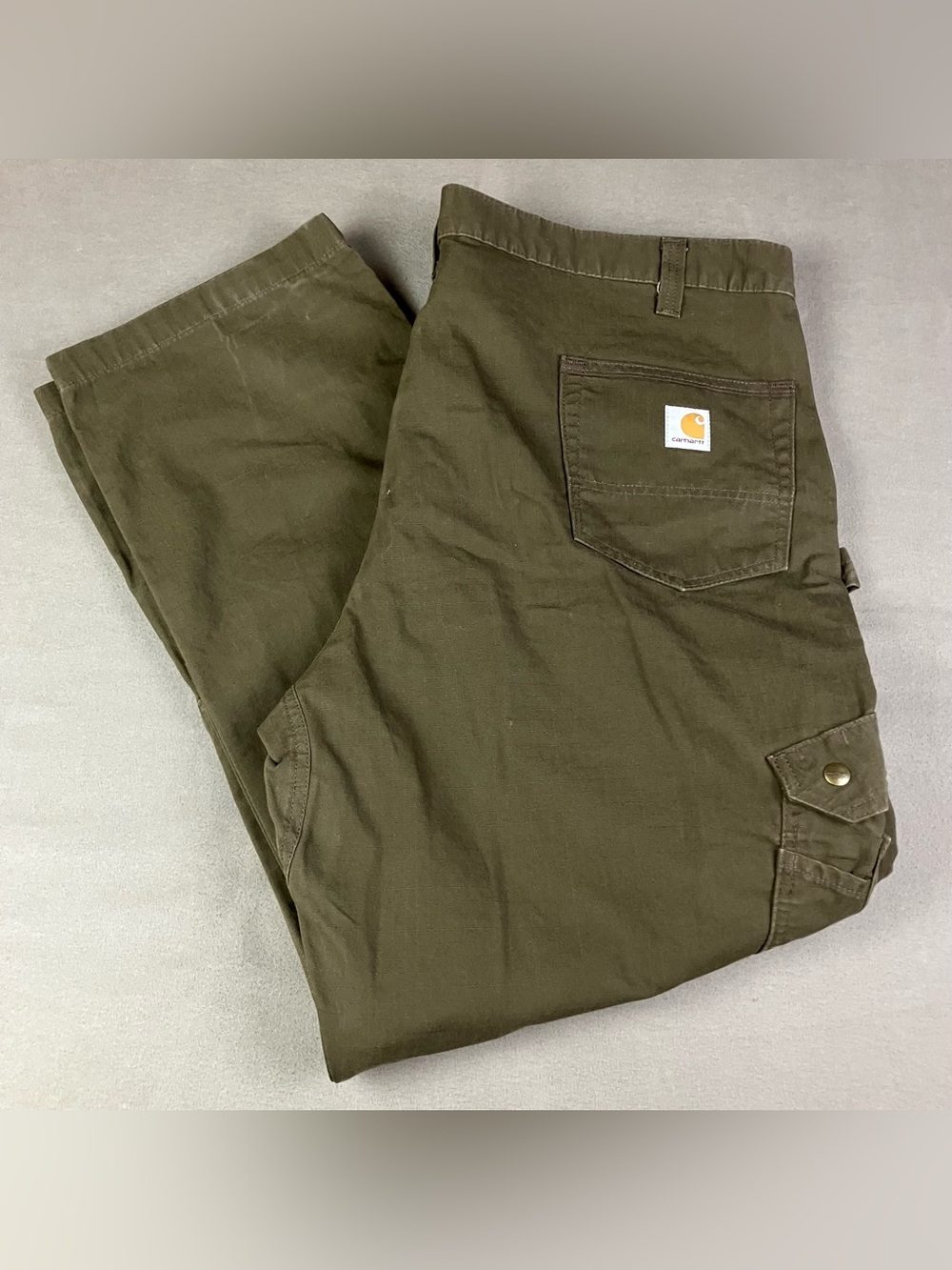 Carhartt Men’s Size 44x32 B342-DFE Double Knee Ripstop Cargo Work Pants. In good